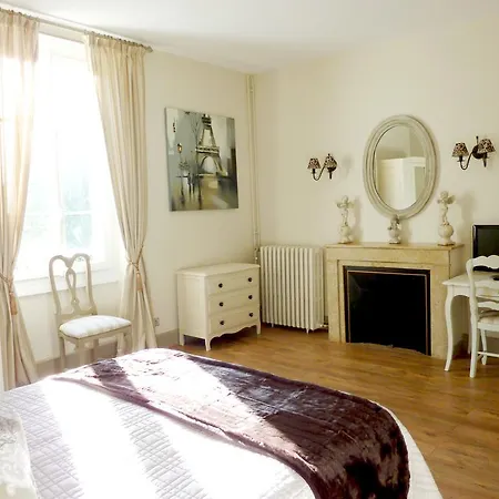 Montchateau Chambres D' Hotes Bed & Breakfast Merlas