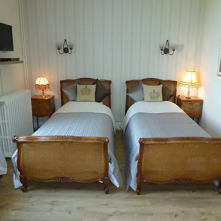 Montchateau Chambres D' Hotes Bed & Breakfast